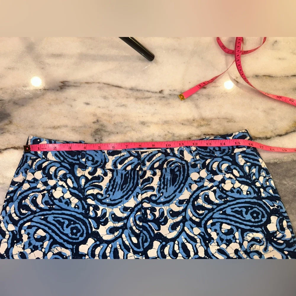 EUC‎ Michael Kors Size 8 Blue and White High Waist Shorts
